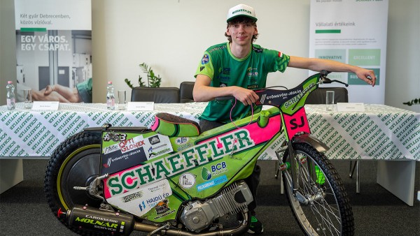 Feltörekvő debreceni salakmotor-tehetség mellé áll a Schaeffler