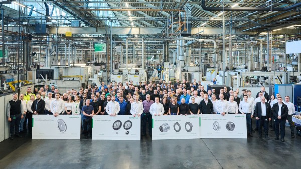 Többszörös termékjubileumot ünnepelt a szombathelyi Schaeffler forgácsolás területe 