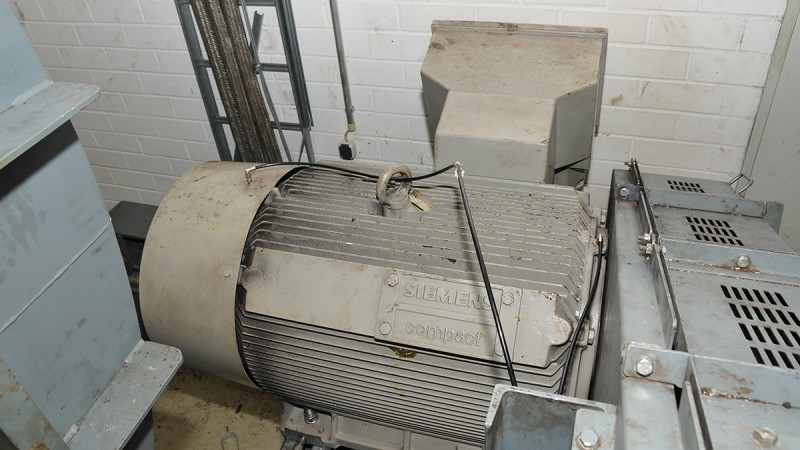 Automatikus kenés a BMW egy nagyméretű ventilátorához